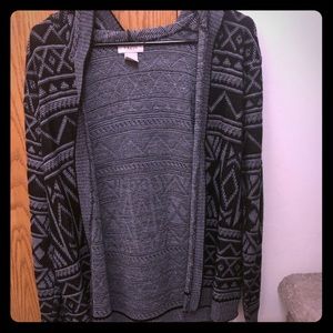 Open hooded sweater